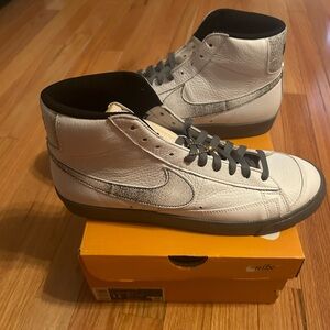 Blazers mid ‘77 EMB men’s size 11
